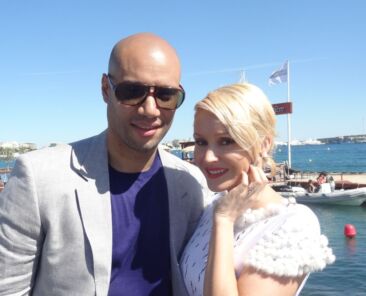 Xavier Delarue et Tatiana-Laurens Delarue.
Tatiana est habillée en Johann Champigny et Xavier en NéoMundo.