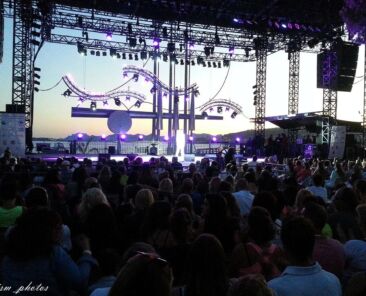 La scène de la "Nuit des Hits".
Crédit photo : Jsm Photos