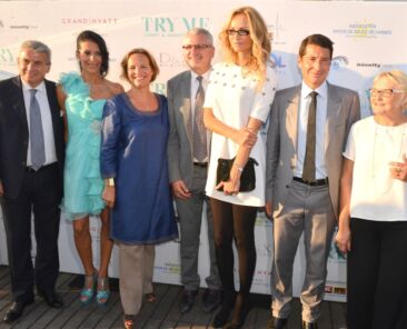 De gauche à droite : Claudio CECCHERELLI, Magalie DEPERRIER, Isabelle WEILL, Philippe PEYRARD, Adriana KAREMBEU, David LISNARD et Svitlana GHATTAS