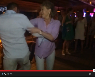 Grâce de Capitani en plein Rock avec le jeune Sam.
Cliquez sur l'image pour visionner la vidéo.