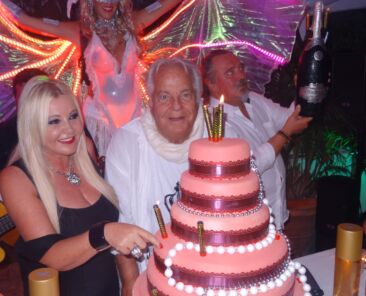 De gauche à droite: Monika Bacardi, Massimo Gargia et Valentin de Vécsey