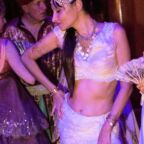 Calypso de Sigaldi habillée en Lionel Gonis