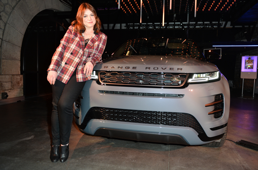 Emilie Dequenne et la nouvelle Range Rover Evoque